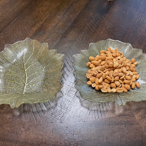 Leaf Plate - Picture 2 of 2